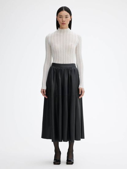 The Best Minimalist Brands Every Pared-Back Dresser Loves | Who What ...