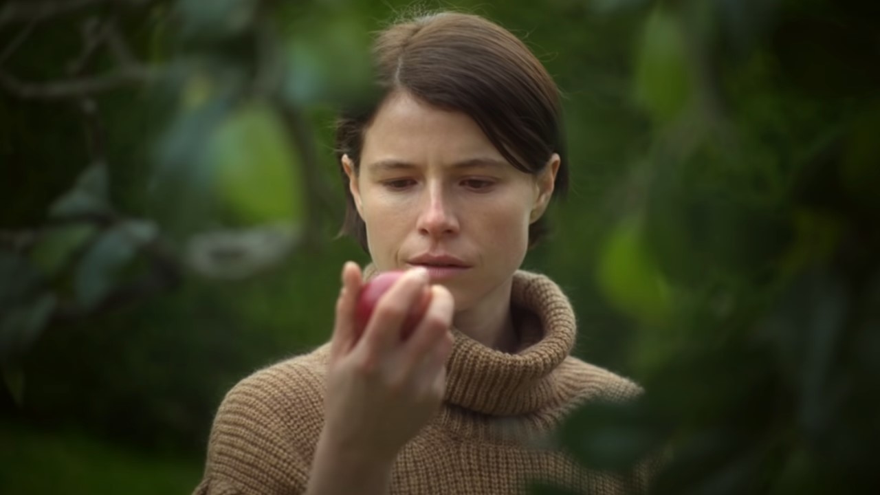 Jessie Buckley como Harper en Hombres.