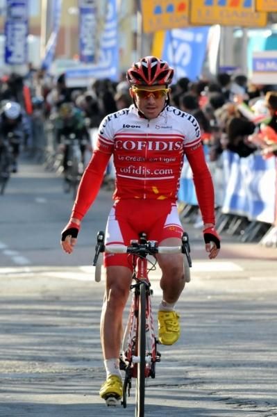 Dumoulin winds down after crossing the line