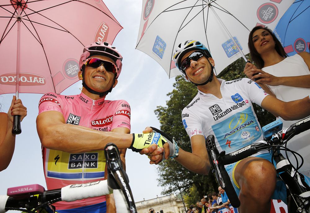 Contador in pink for stage 6 at the Giro and Aru in white.