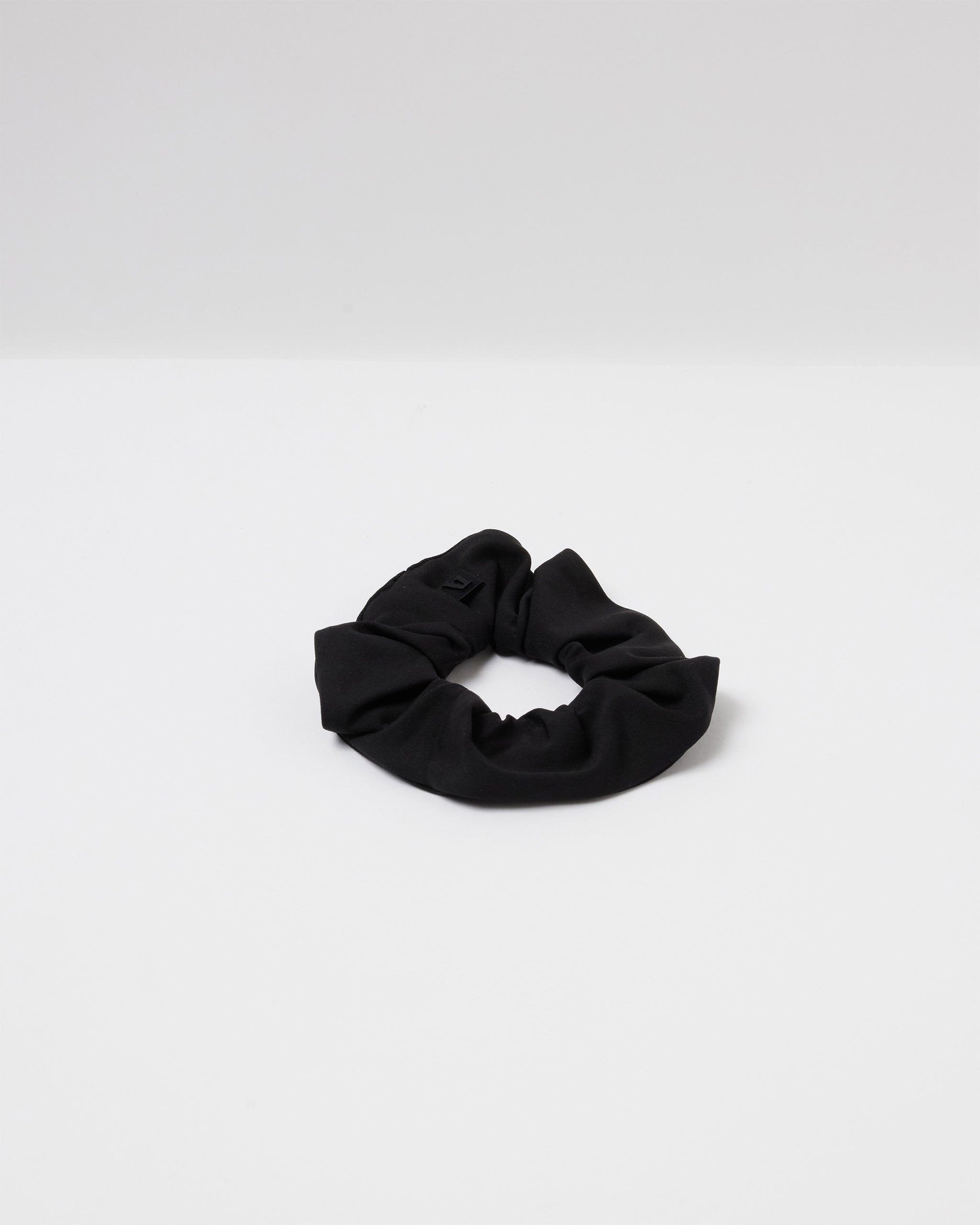 Studio Scrunchy - Black - Ons