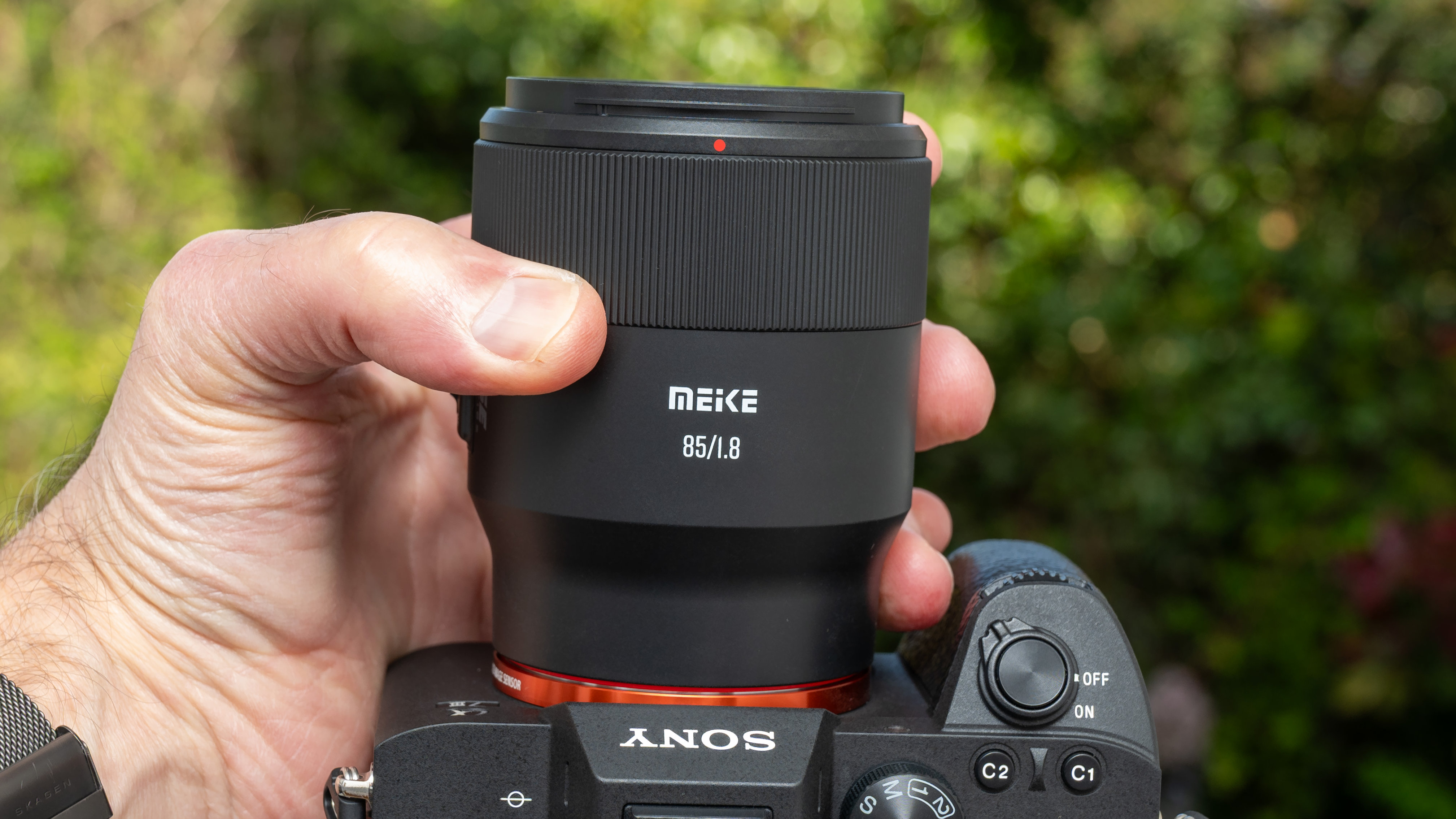 Meike AF 85mm f/1.8 SE II product shot