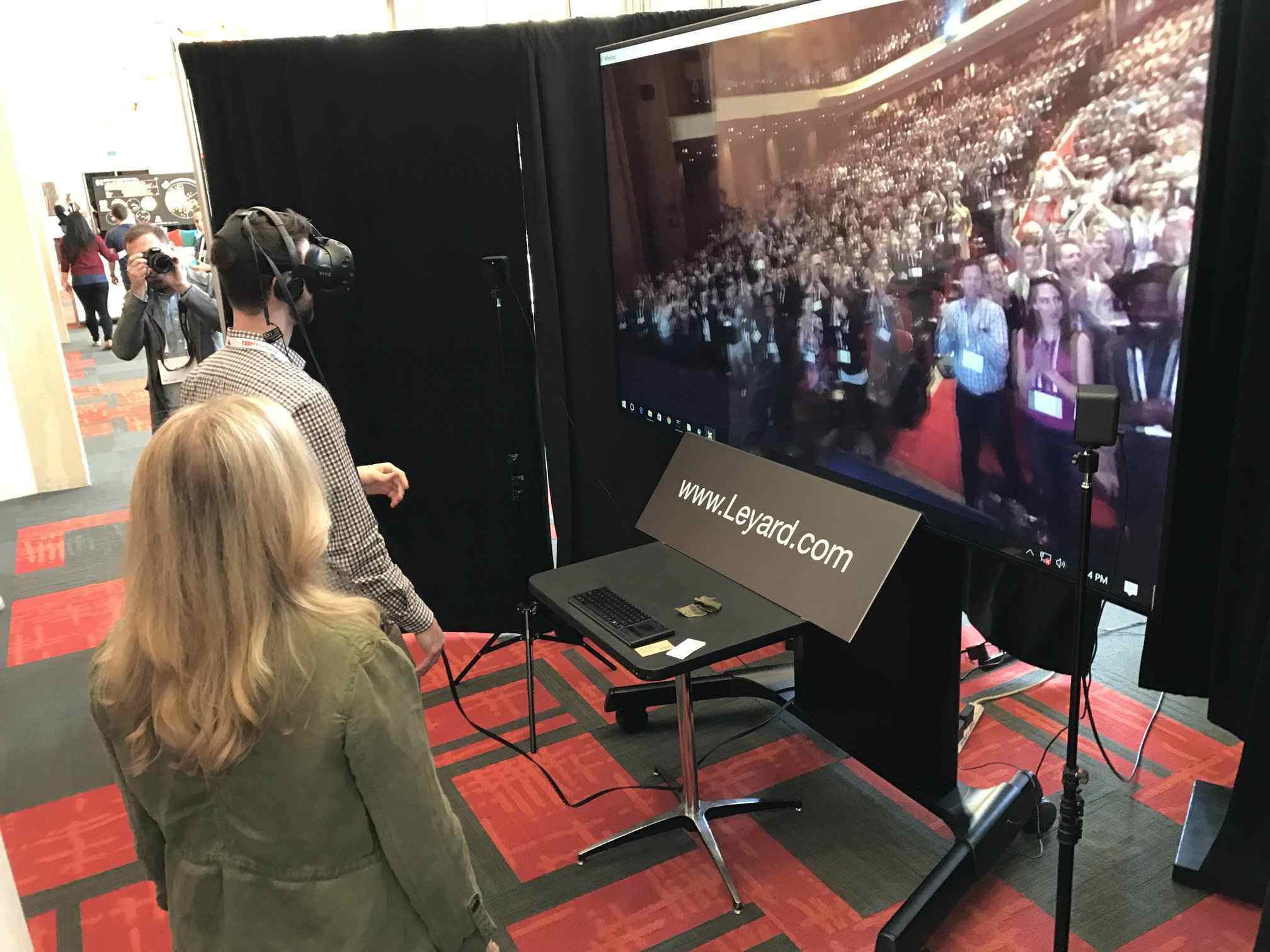 Leyard Treats TEDx Attendees to Virtual Standing Ovation