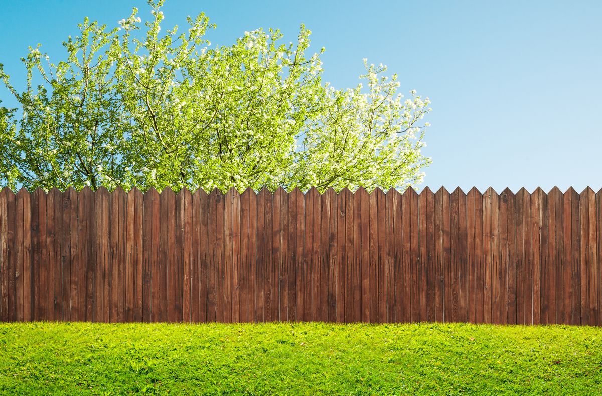 Easy Way to Hang a Garden Fence Fincher Foretump