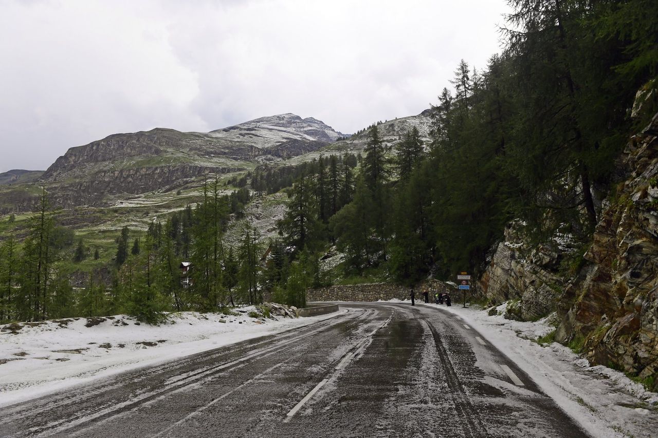 Poor conditions on the road towards the end of stage 19