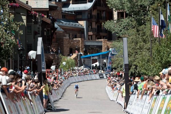 Crowds line the start out of Vail.