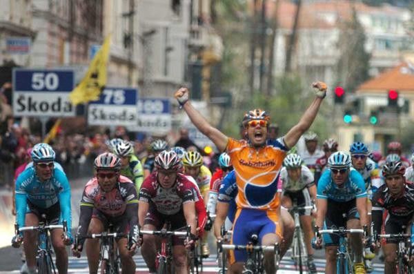 Spaniard Oscar Freire (Rabobank) wins Sanremo.