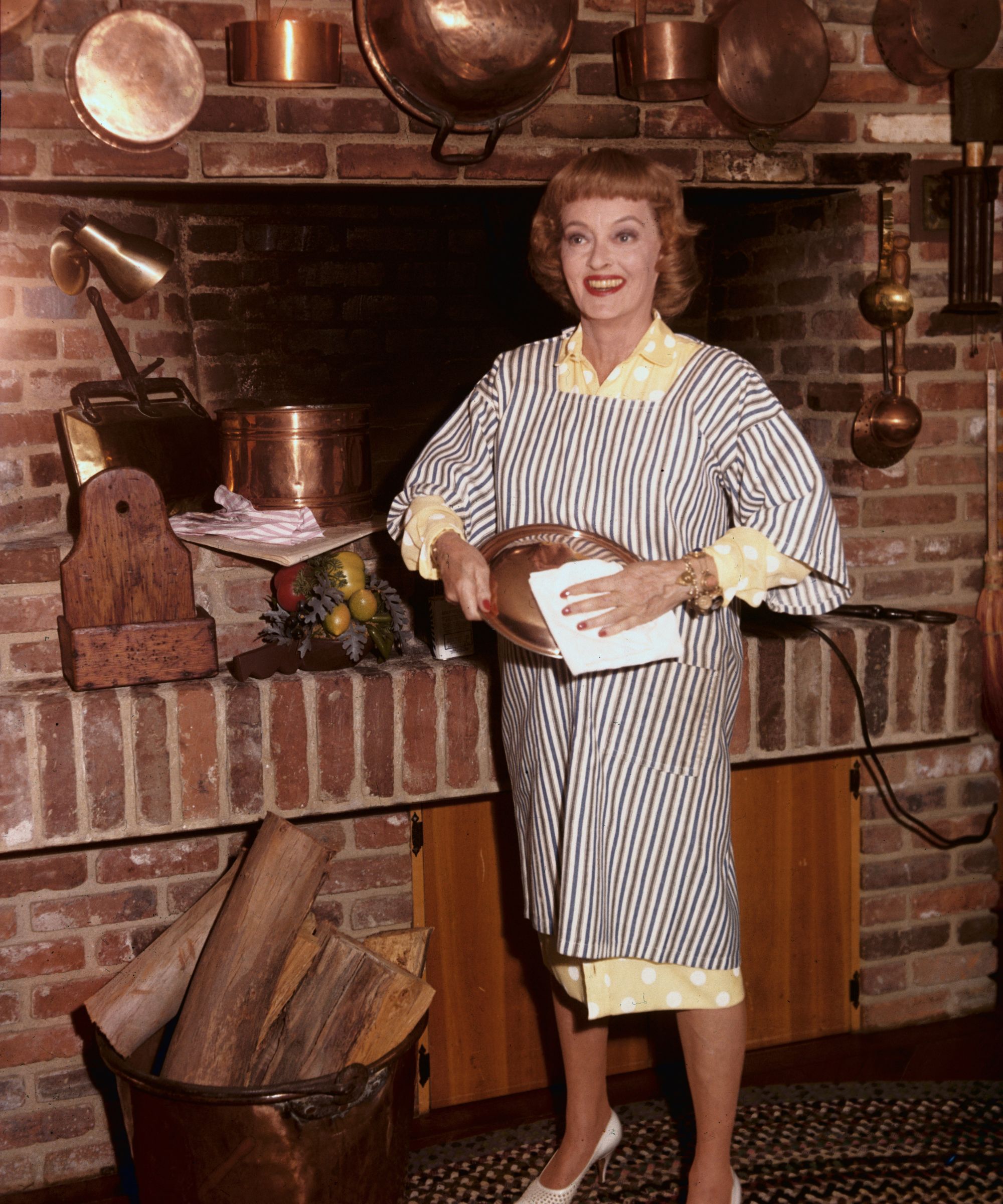 bette davis in her kitchen