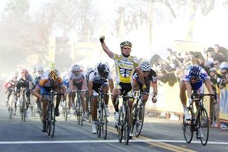 Cavendish dedicates victory to injured Kirchen