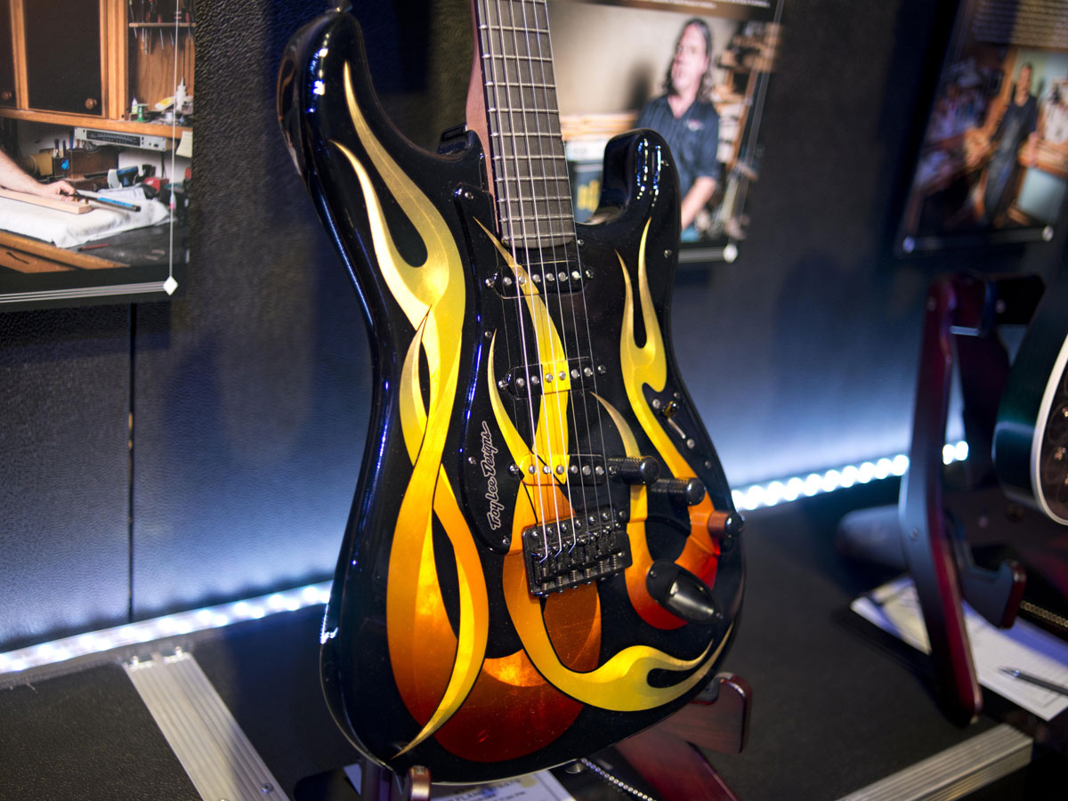 #339 Fender Custom Shop Flicker Flame Strat