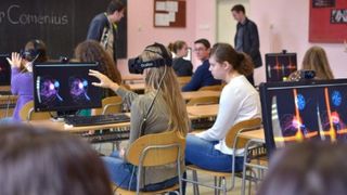 VR in the classroom - photo credit - Cerevrum