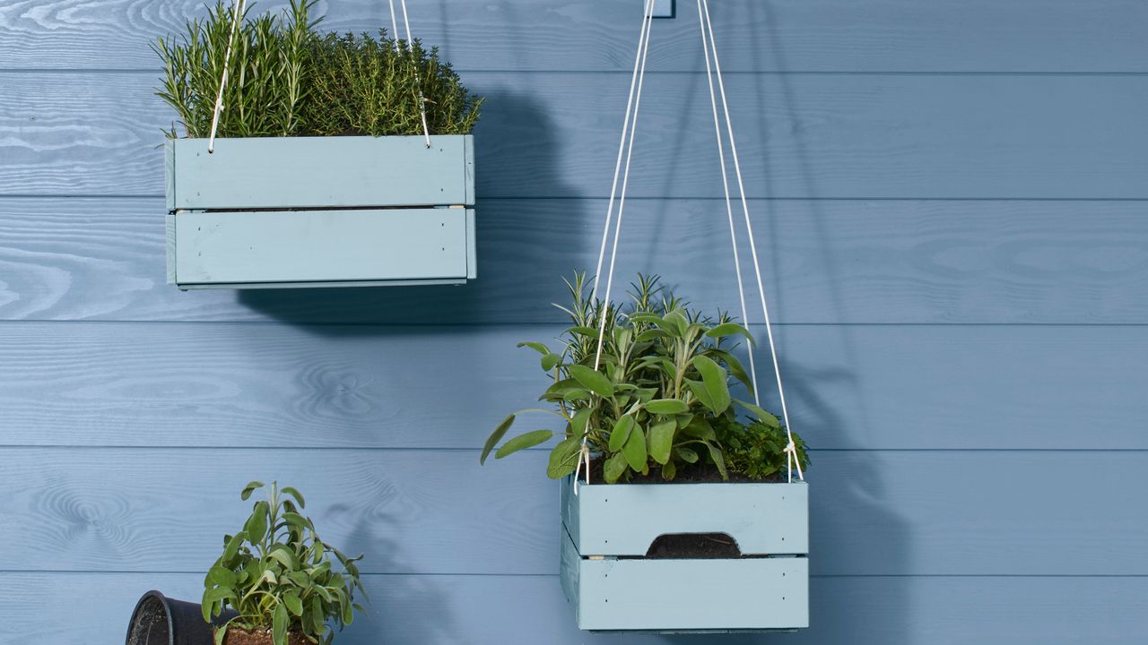 DIY hanging planter for herbs