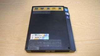 Asus EeeBox PC EB1033 bottom