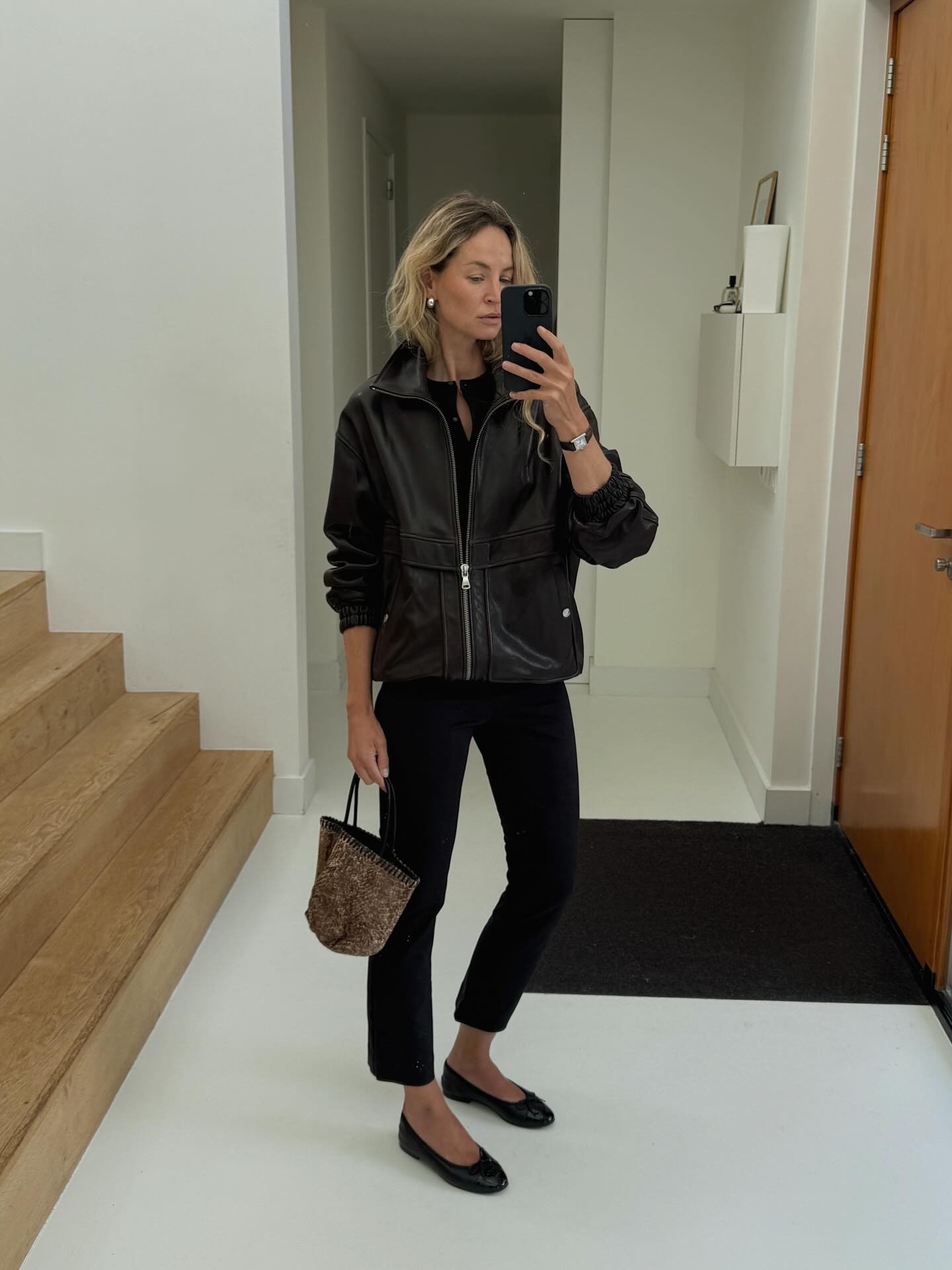 @anoukyve classic fall outfit photo