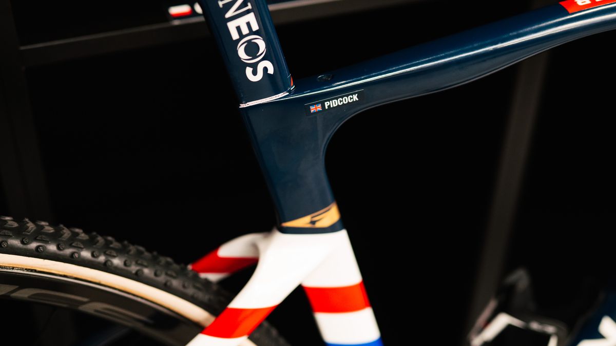 Pro bike Tom Pidcock's Pinarello Crossista
