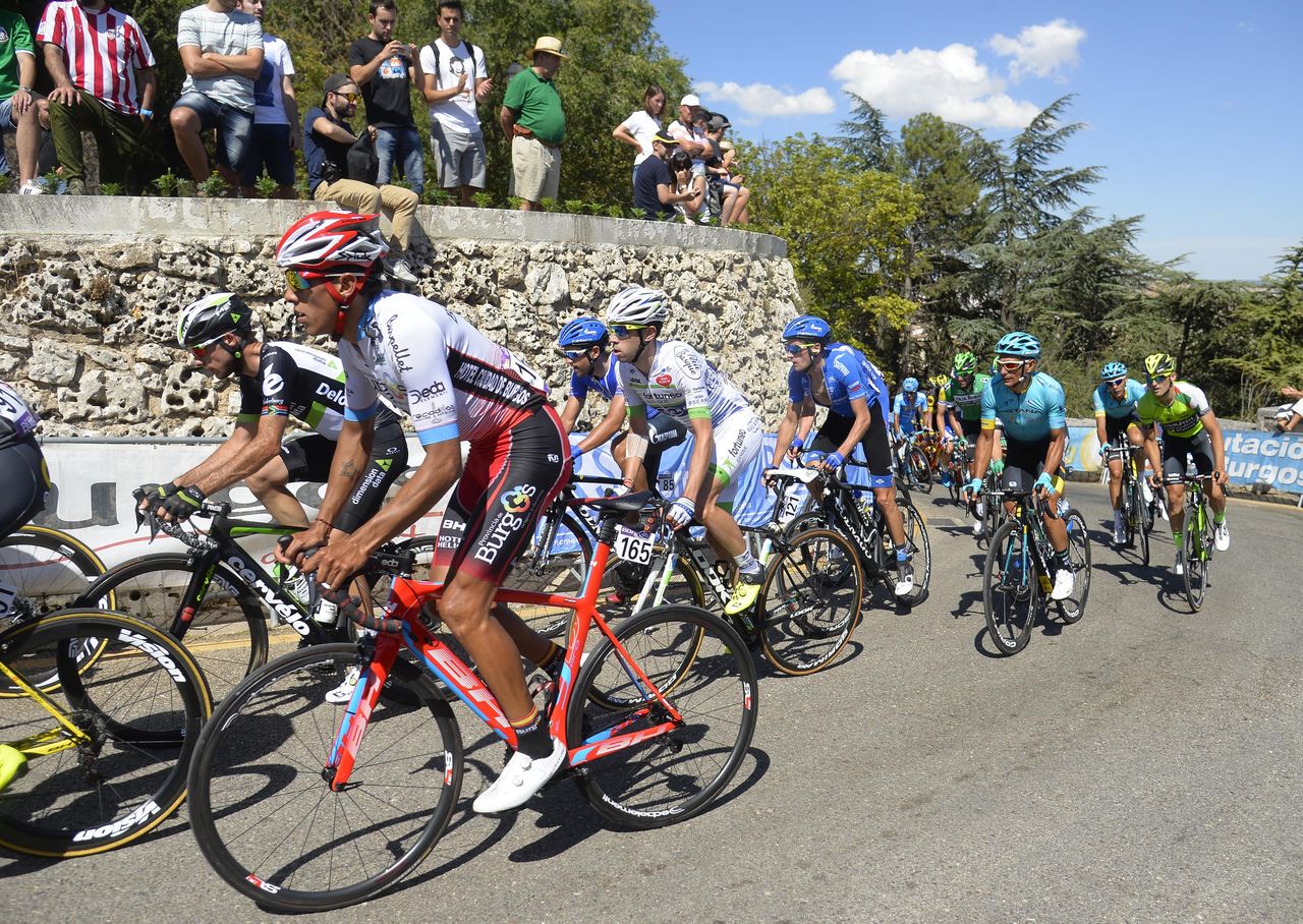 Oscar Quiroz (Burgos BH) in the bunch