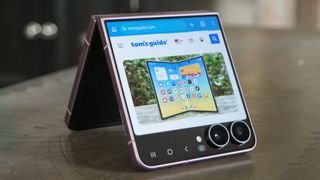 Samsung Galaxy Z Flip 8 review.