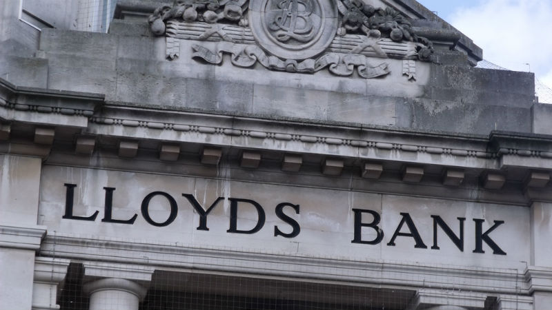Lloyds And Halifax Board The Apple Pay Train Itproportal