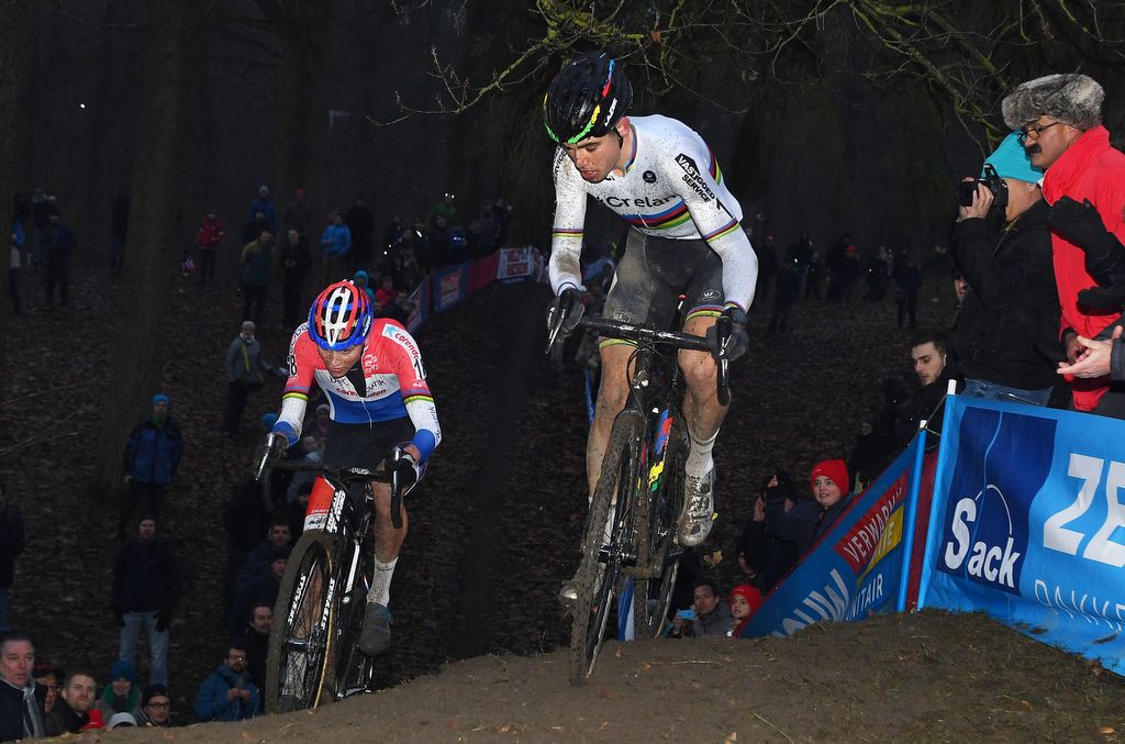 Wout Van Aert (Crelan-Vastgoedservice) gets in front of Mathieu van der Poel (Beobank-Corendon)