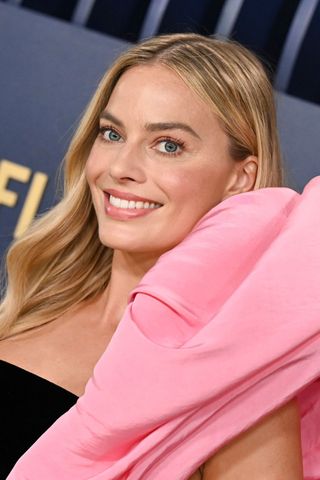 Margot Robbie at The SAG Awards 2024 GettyImages-2028792453