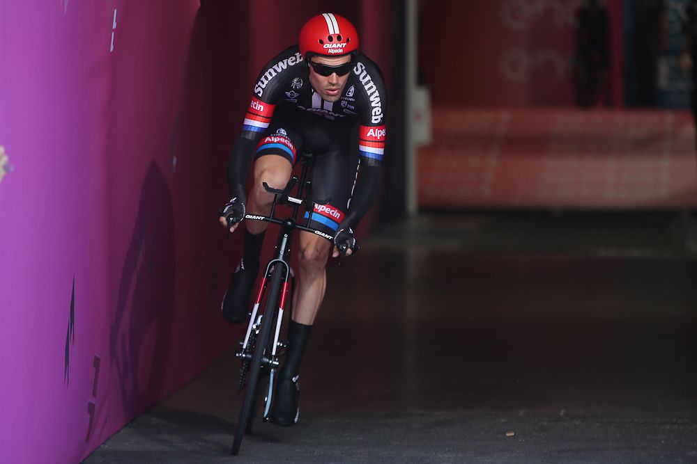 Tom Dumoulin (Giant - Alpecin) rides out of the tunnel at the Omnisport building