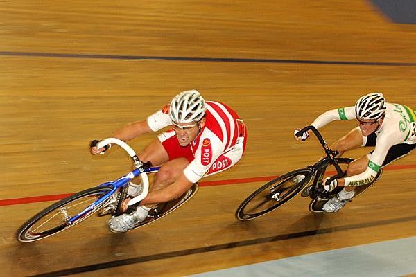 Rasmussen goes for the sprint in Los Angeles.
