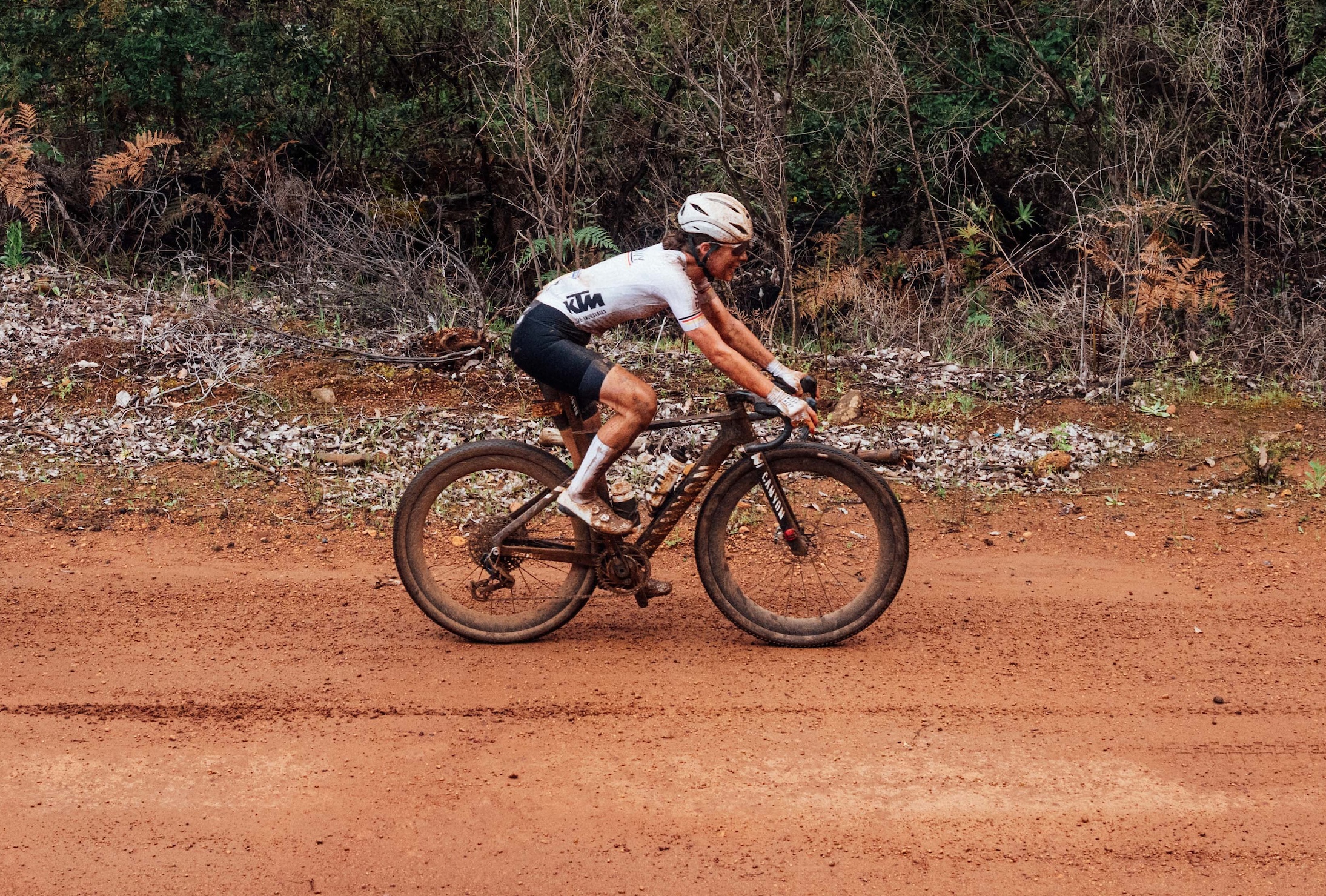 Rosa Klöser defends title at Alentejo Gravel in Portugal for early ticket to 2027 UCI Gravel World Championships