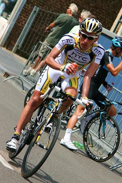 Marco Pinotti (Team HTC Columbia) has a cold coke after the finish.