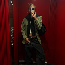 Lila Moss wears Converse trainers.