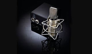 The Aria follows traditional styling, sitting somewhere between the Neumann U87 and Telefunken 251