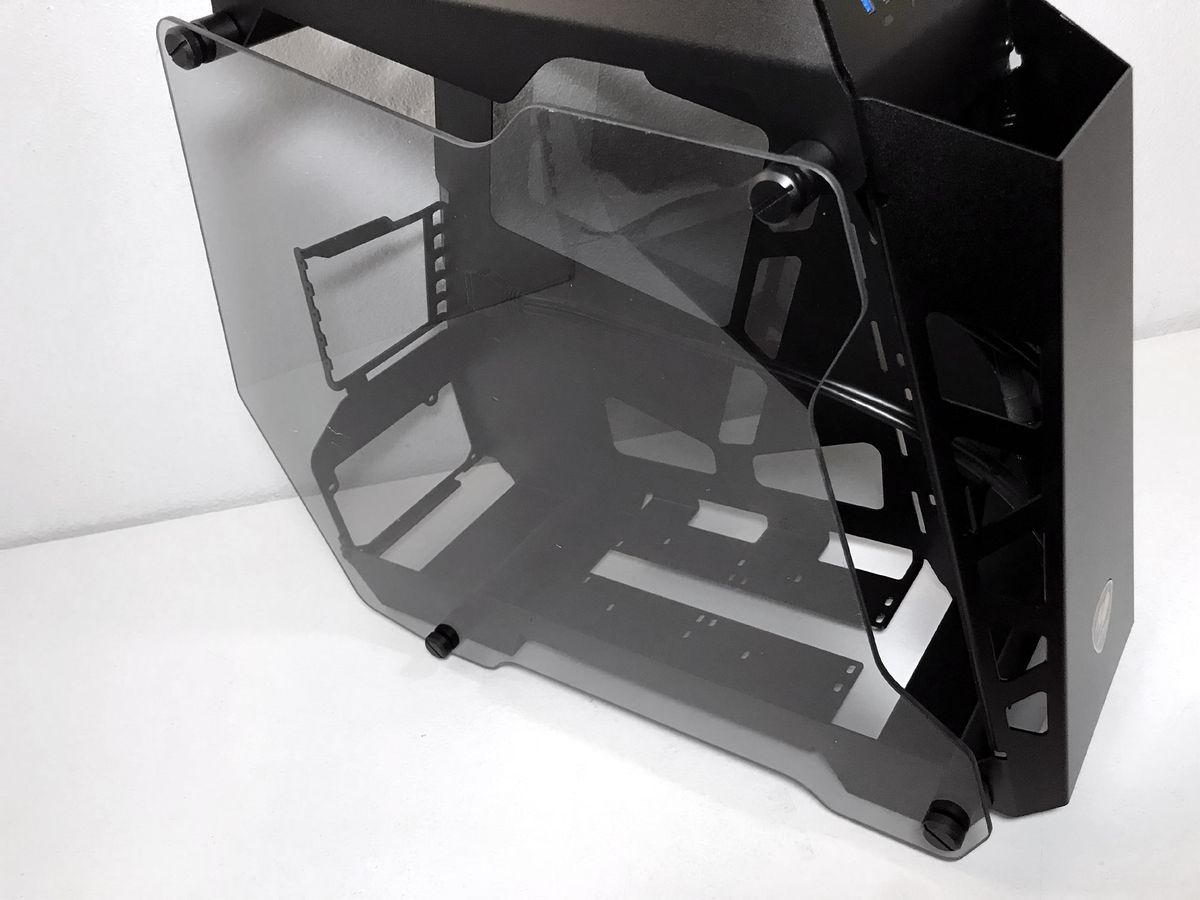 Cougar Conquer Essence Case Review: A Fanless Dust Trap? - Tom's