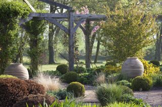 arbours, pergolas and gazebos: garden design ideas