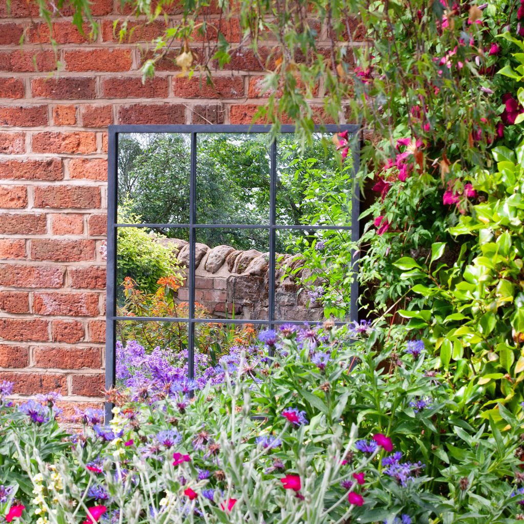 Garden mirror ideas 21 ways to create the illusion of space outside