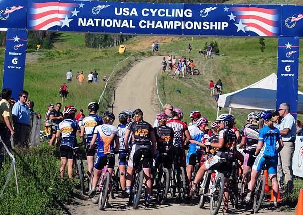Junior women at the uphill start