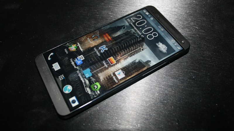 HTC One 2 faces the camera for new round of leaked images