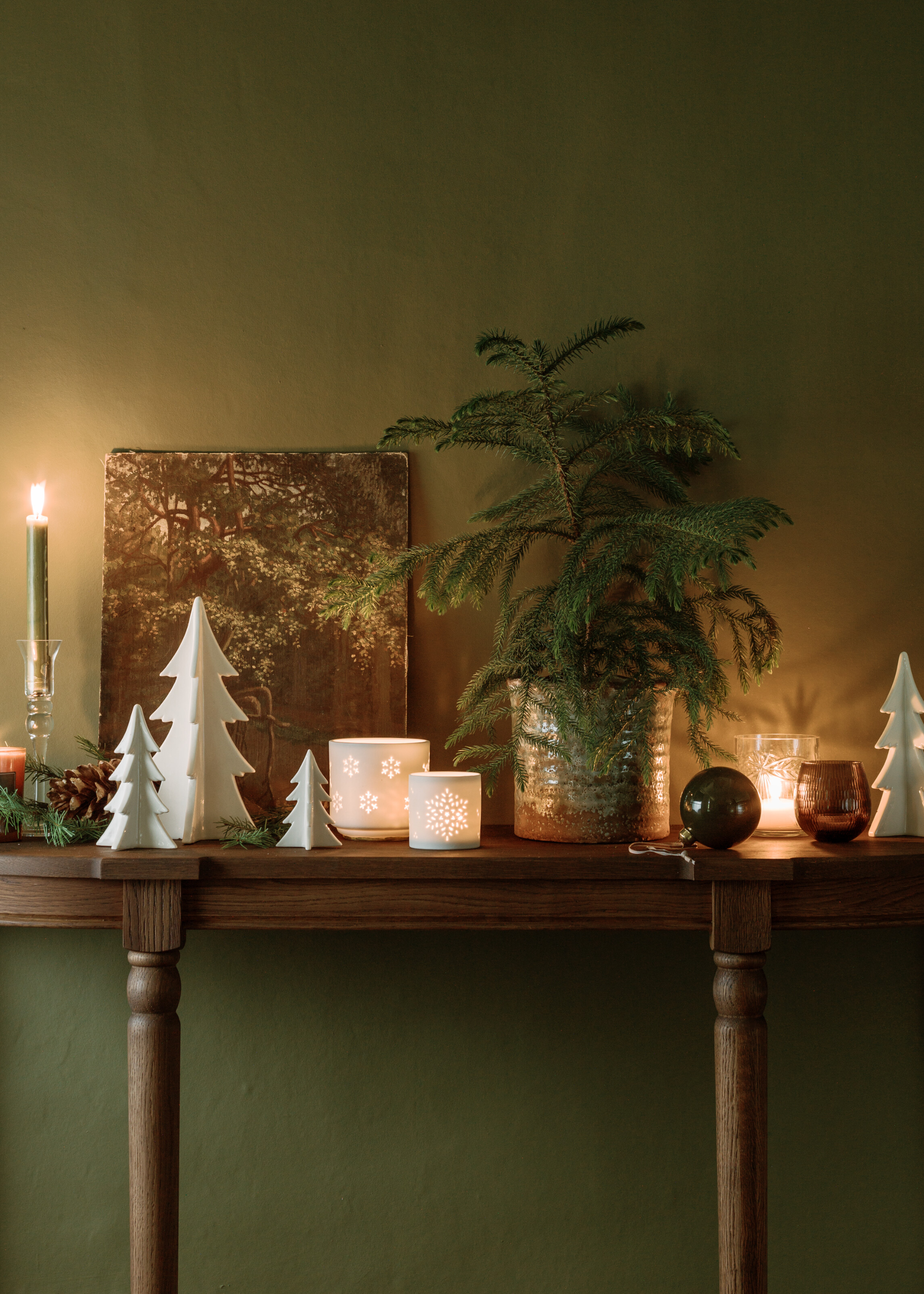 Christmas New Year&#039;s Eve decorating ideas candles on console by Neptune