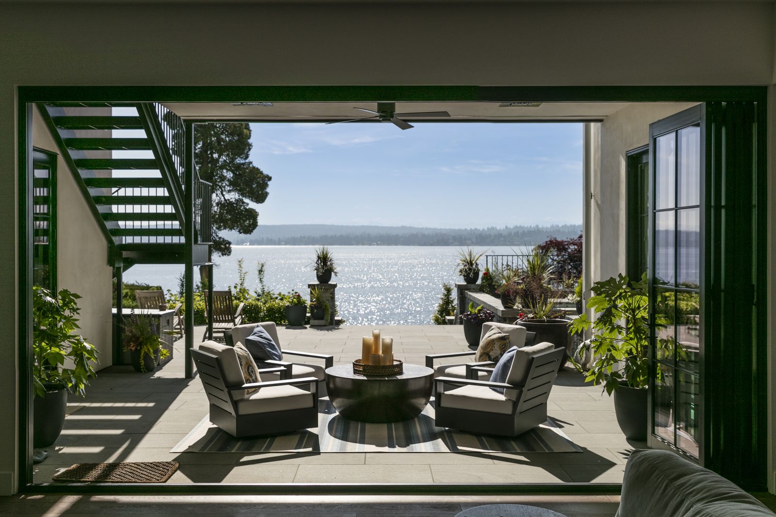 How to make the deck look expensive? 10 tips from experts | Livingetc