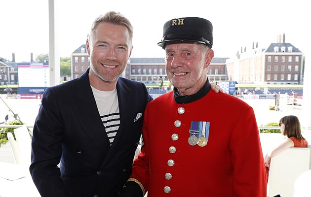 Ronan Keating with a Chelsea Pensioner