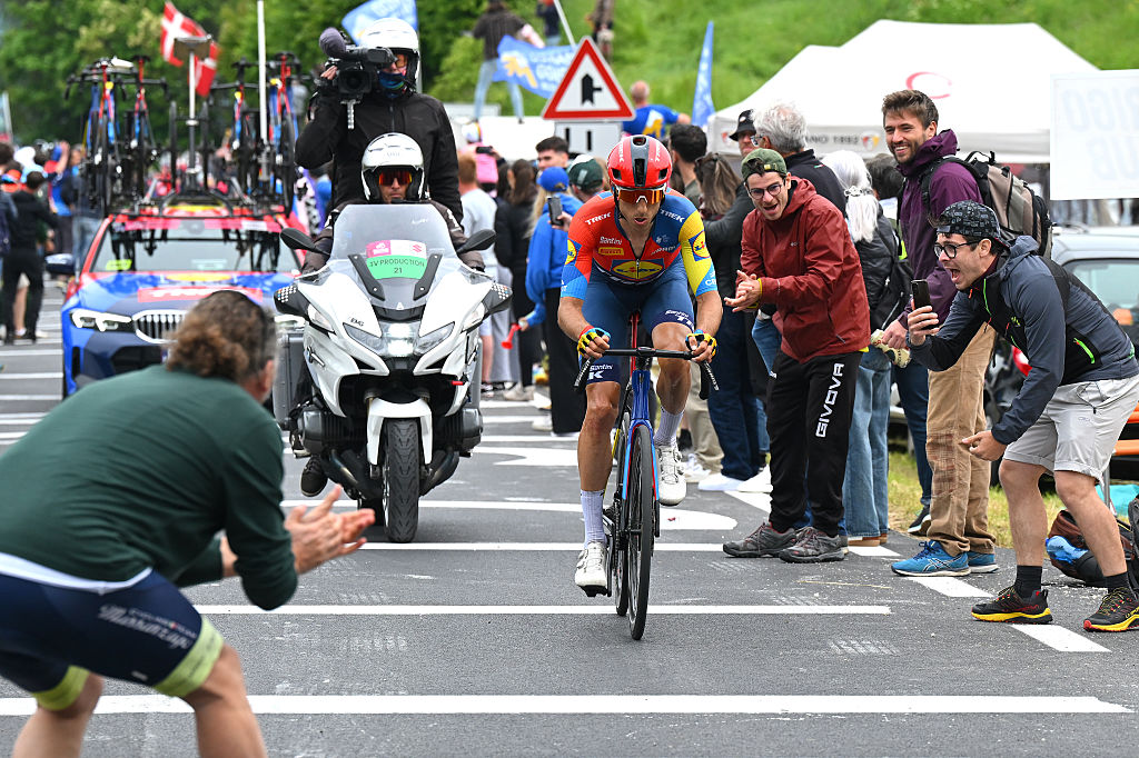 ASIAGO ITALY MAY 25 Carlos Verona of Spain and Team Lidl Trek competes in the breakaway during the 108th Giro dItalia 2025 Stage 15 a 219km stage from Fiume Veneto to Asiago UCIWT on May 25 2025 in Asiago Italy Photo by Tim de WaeleGetty Images