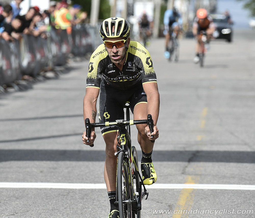 Svein Tuft (Michelton-Scott) finishes his last Nationals road race before retirement