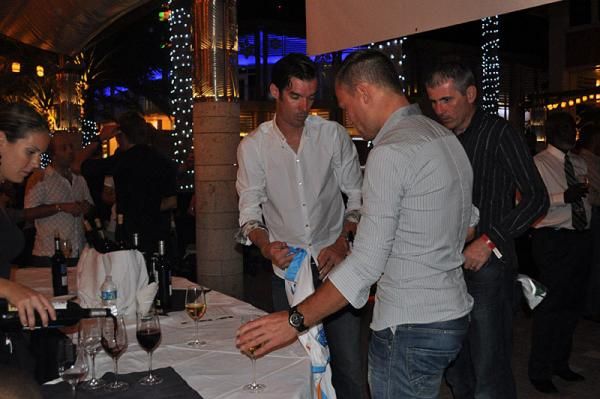 David Millar and Thor Hushovd sign a jersey