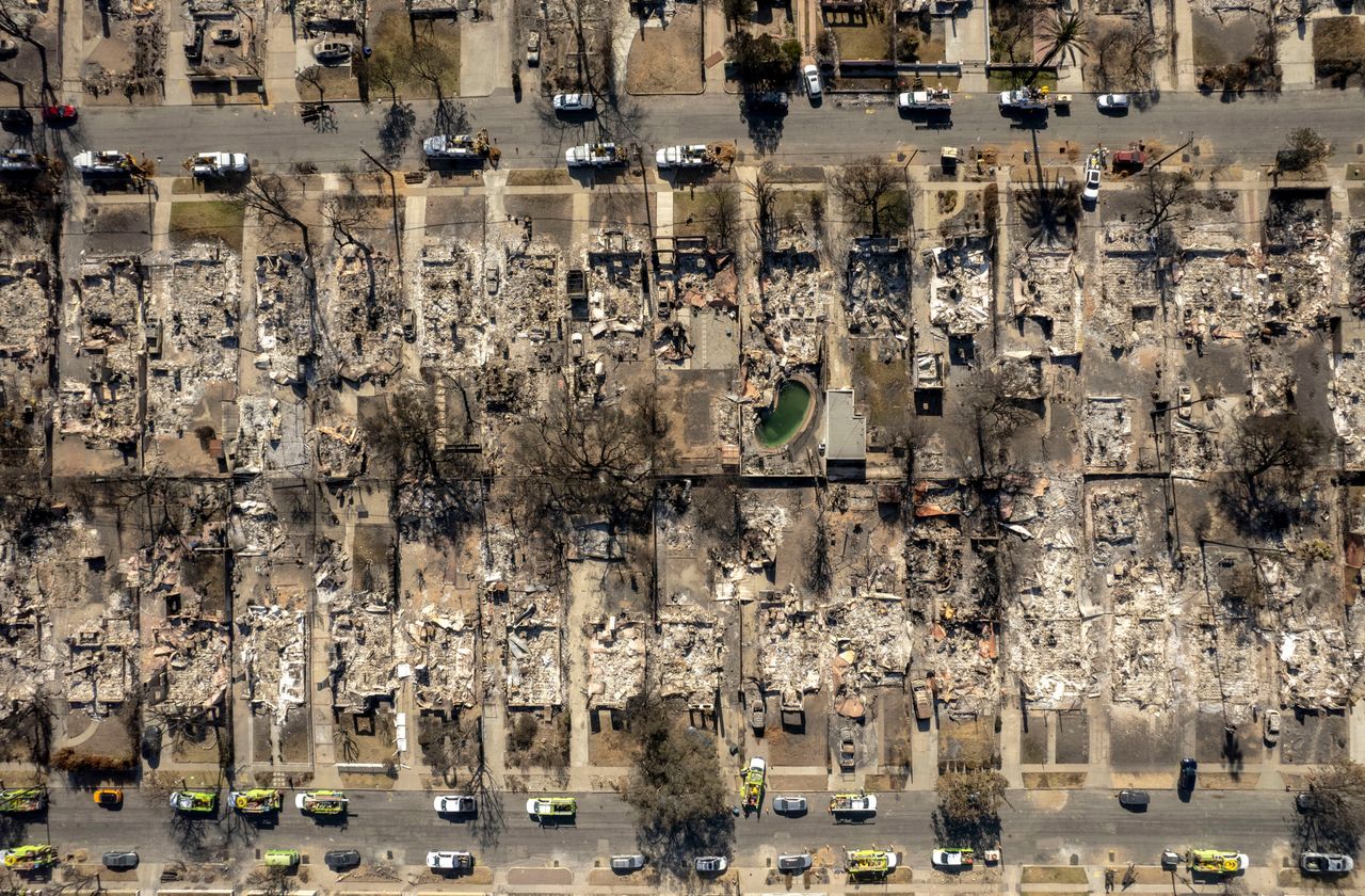 burned cars after 2025 los angeles fires seen from above