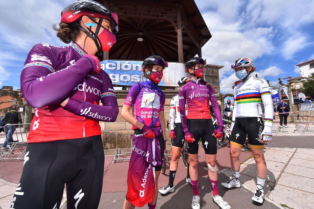 LAGUNAS DE NEILA SPAIN MAY 23 Anna Van Der Breggen of Netherlands Anna Shackley of United Kingdom Demi Vollering of Netherlands Niamh FisherBlack of New Zealand Purple Leader Jersey Ashleigh Moolman Pasio of South Africa KarolAnn Canuel of Canada and Team SD Worx at start in Quintanar de la Sierra during the 6th Vuelta A Burgos Feminas 2021 Stage 4 a 1216km stage from Quintanar de la Sierra to Lagunas De Neila 1870m VueltaBurgos BurgosFem UCIWWT on May 23 2021 in Lagunas De Neila Spain Photo by Luc ClaessenGetty Images