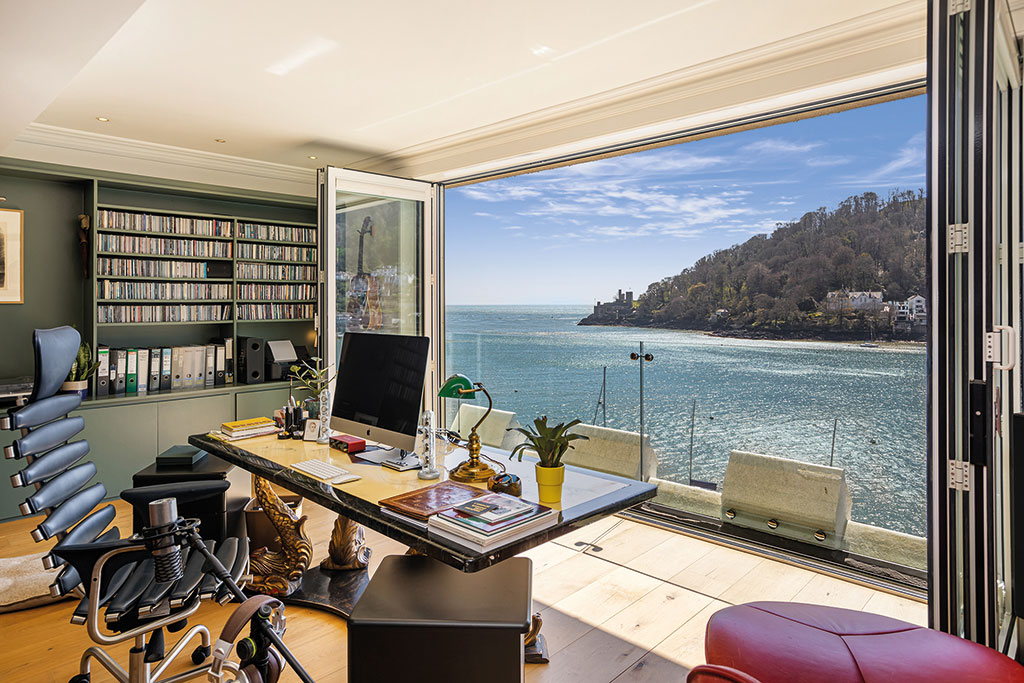 Riverside properties for sale: Riversea, Kingswear, Dartmouth, Devon. 