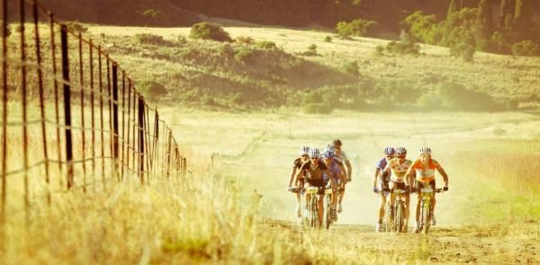 The early lead group with Max Knox, and Ben Melt Swanepoel setting the pace