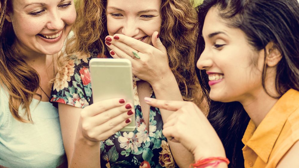 ChatGPT isn’t funny — but this AI actually made me laugh