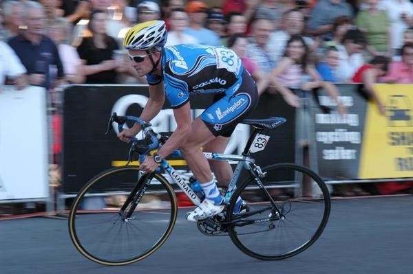 Hilton Clarke (Navigators Insurance) gets some Aussie encouragement from the crowd