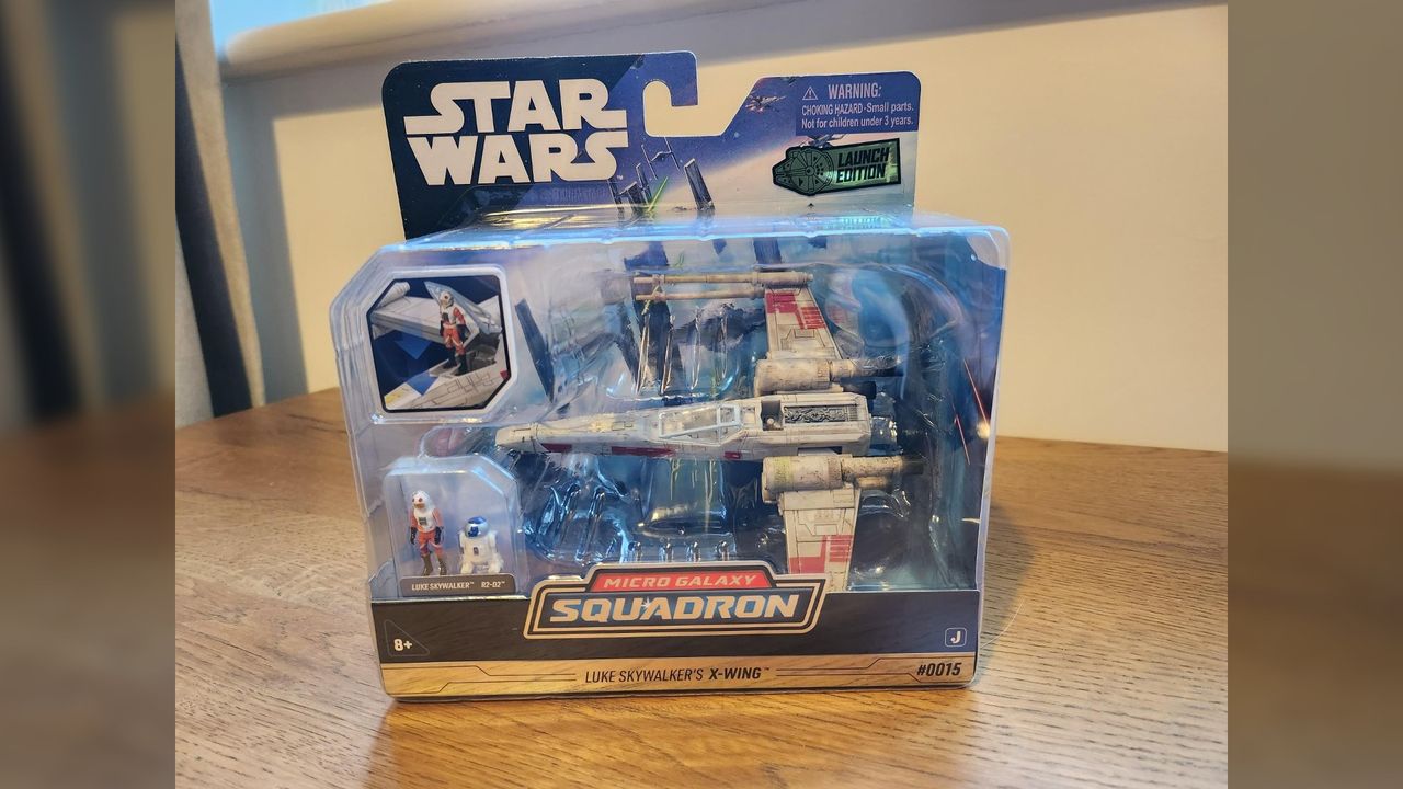 Star Wars Micro Galaxy Squadron range_Luke Skywalker&rsquo;s X-Wing in packaging