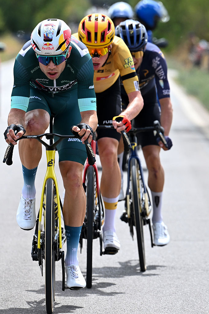 VALL D&amp;amp;apos;ALBA, SPAIN - AUGUST 29: Wout Van Aert of Belgium and Team Visma | Lease a Bike - Green Points Jersey leads the breakaway during the La Vuelta - 81st Tour of Spain 2026, Stage 7 a 149.48m stage from Vall d&amp;amp;apos;Alba to Aramon Valdelinares 1965m / #UCIWT / on August 29, 2026 in Vall d&amp;amp;apos;Alba, Spain. (Photo by Tim de Waele/Getty Images)