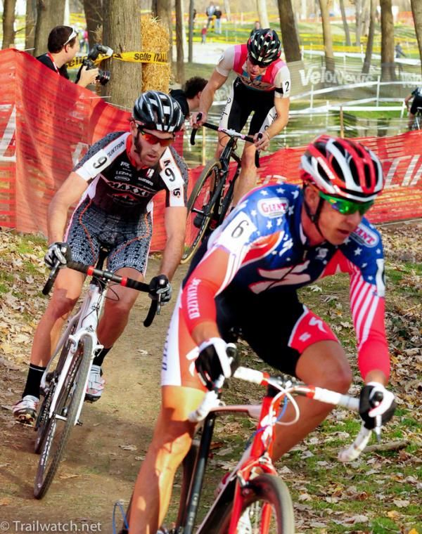 Todd Wells (Specialized) leading the race through the trees